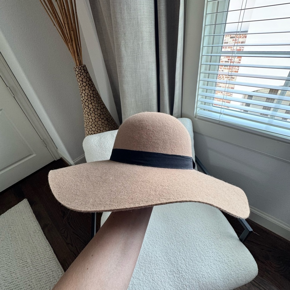 Cotton On  Tan Wide-Brim Floppy Wool Hat with Black Band